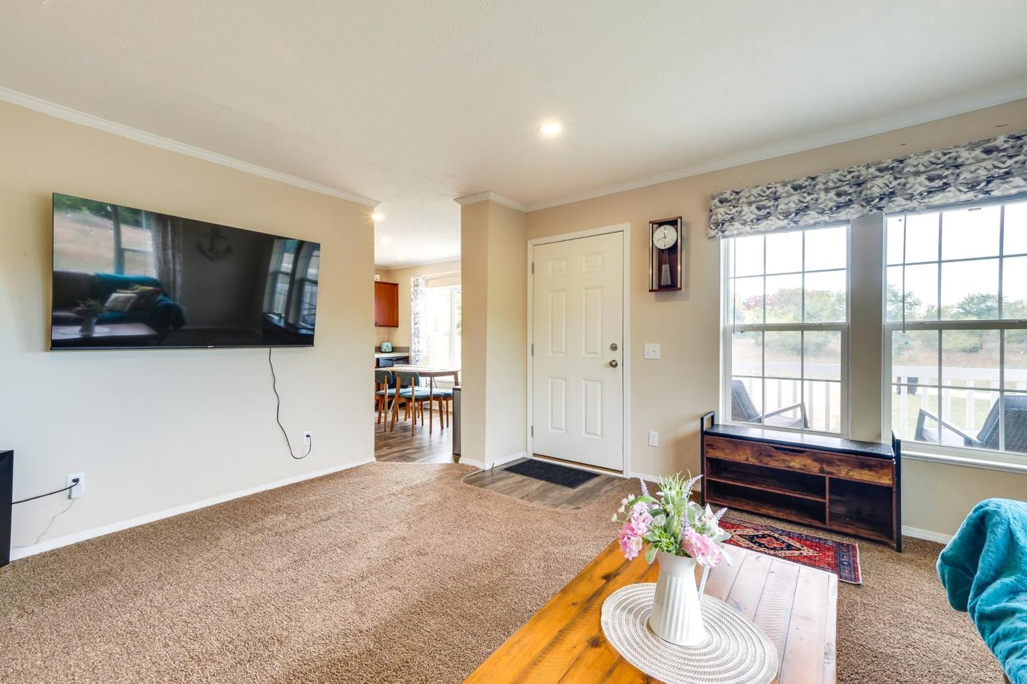 Family Home In Rapid City About 4 Mi To Torch Lake! المظهر الخارجي الصورة