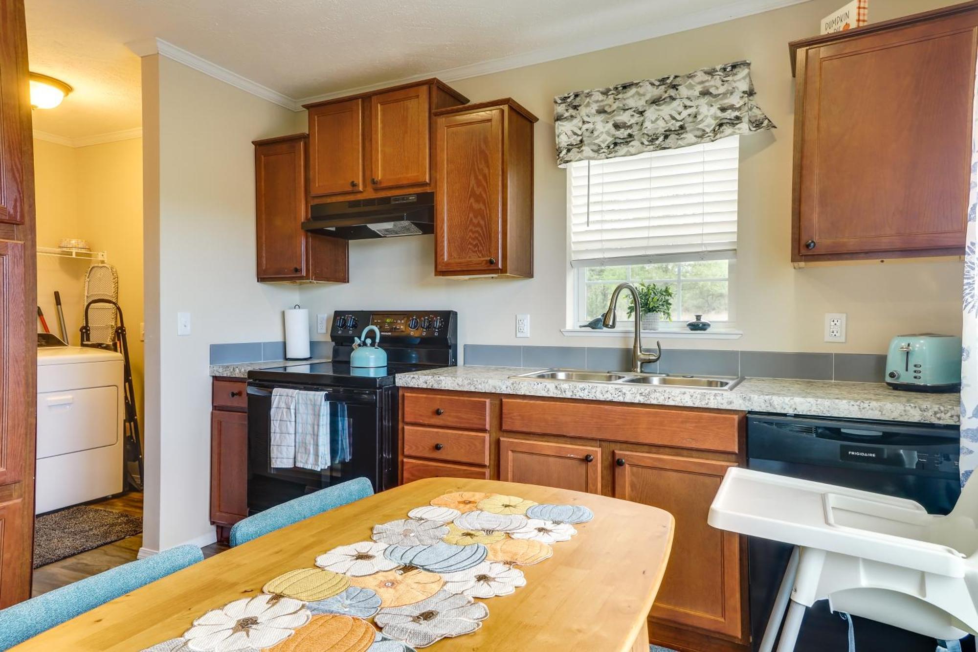 Family Home In Rapid City About 4 Mi To Torch Lake! المظهر الخارجي الصورة